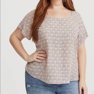 Torrid Plus Geo Print Open Back Georgette Blouse Top Size 3 (22/24) Peachy Pink